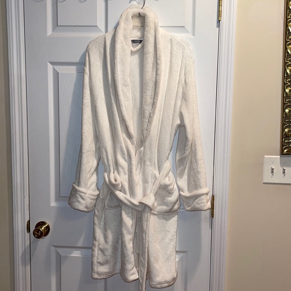 Legacy & Main White Super Soft 1 Size Robe - Picture 1 of 4